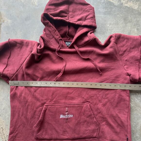 Doctrine Ruffle Tiered Sleeve Hoodie Women's 2XL Maroon Cropped Pullover Sweater - Picture 6 of 8